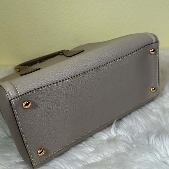 💯Authentic PRADA Saffiano Leather Medium Top Handle Tote Bag🍀 - Picture 14 of 17